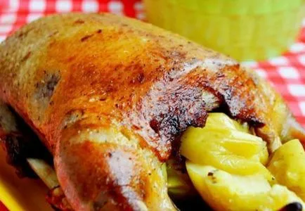 Duck coapte într-un manșon (de mere, cartofi) rețete