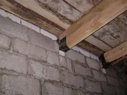 Dispozitiv de asamblare și se suprapune peste grinzile din lemn (asamblare) Dispozitiv și instalarea pardoselilor pe grinzile din lemn