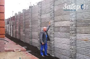 Înălțimea gardului între secțiunile învecinate ale legii