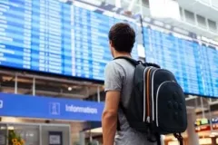 Angajat plătește pentru un bilet la compania investigat cu taxe revista „registrul», № 14 pentru 2012
