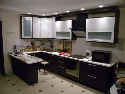 30 exemple de succes de rezolvare a problemelor din interiorul o mică bucătărie