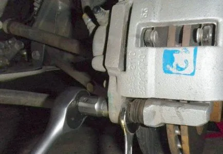 Algoritmul de înlocuire plăcuțelor de frână față Lada Kalina la domiciliu (substituții) Algoritmul de înlocuire pentru plăcuțele de frână față Lada Kalina la domiciliu