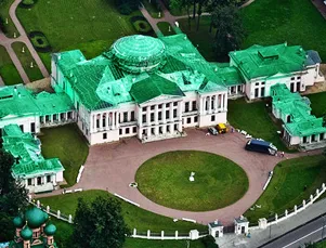 Dau în chirie un cort pentru nunta