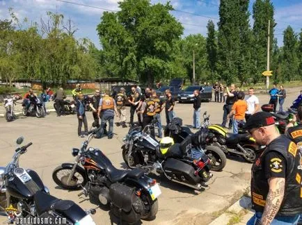 Îngerii Iadului „și alte bande de motocicliști, legendarul rus șapte (au fost implicate istorii penale) Îngerii Iadului „și alte bande de motocicliști, legendarul șapte ruși