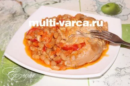 Fasole albe cu carne de pui în multivarka