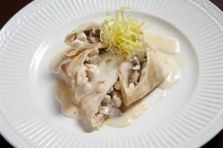 Clătite cu carne de pui, reteta cu o fotografie