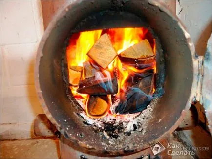 Soba la garaj cu mâinile