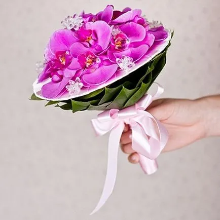Flori pentru o fotografie de nunta de frumos buchet de mireasa (foto) Flori pentru o fotografie de nunta de buchet de mireasa frumoasa lui