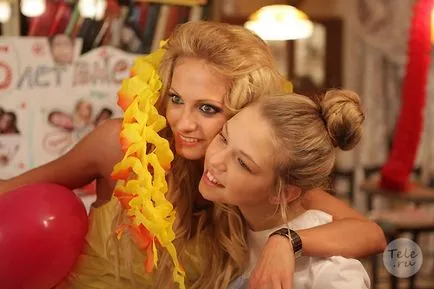 Cerialomaniya Cerialomaniya „Babes și pui,“ în spatele scenei, TV