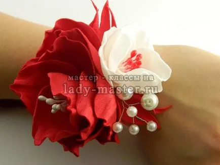 Boutonniere pe o parte, la absolvire, de master - clasa cu fotografii, pas cu pas