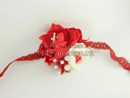 Boutonniere pe o parte, la absolvire, de master - clasa cu fotografii, pas cu pas