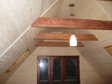 Izola mai bine interiorul unei spume loft sau vată minerală (în interior) Mai bine Izolați pod din interiorul lână minerală sau spumă