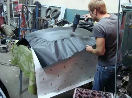Care este filmul sub fibra de carbon fibra de carbon taping mâinile lor
