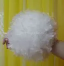 Pui de pomponuri cu mâinile lor
