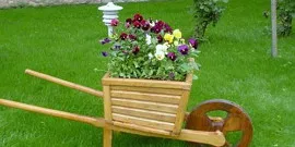 paturi de aranjamente florale din curtea unei case private - în căutarea video stilul său (proiectare) paturi de aranjamente florale din curtea unei case private - în căutarea video stilul său