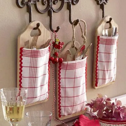 Designer de moda cu mâinile Drainboard, organizator, lucrurile lui utile, o clasă de master,
