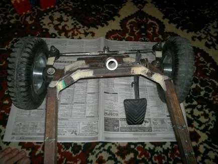 Masina electrica pentru fiica mea cu mâinile lor