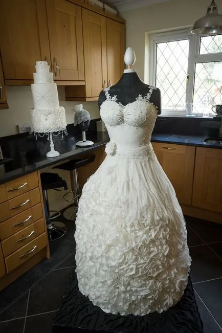 Aceasta rochie de mireasa eleganta nu vrea să pună nici o mireasa