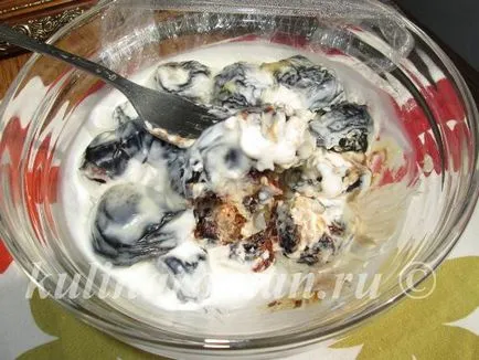 Umplute cu sos de prune uscate crema pe Anuța, retete delicioase (Moale) Umplute cu sos de prune uscate crema pe Anuța, retete delicioase