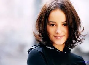 cântăreață franceză Jacotot Alize (alizée jacotey) (Alize deces) cântăreață franceză Jacotot Alize (Alizée Jacotey)