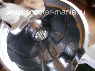 Fotografii de la instalația de piston pentru motoare dvuhtakny scutere, scutere și motociclete (dvuhtakny) Fotografii de la instalația de piston pentru motoare dvuhtakny scutere, motociclete și scutere