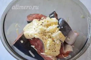 roz somon cu cartofi în cuptor