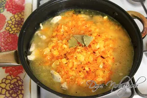 tocană de pui cu sos - rețetă ușor și delicios (gulaș) tocană de pui cu sos - lumina si reteta gustoasa