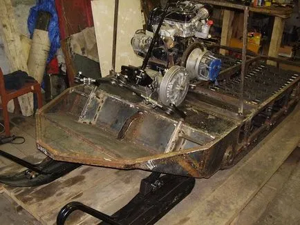 Crawler „snowmobil foarte mare“