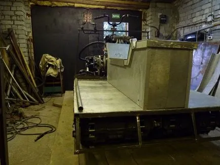 Crawler „snowmobil foarte mare“
