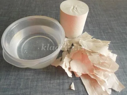 Jucării din papier-mache cu mâinile lor
