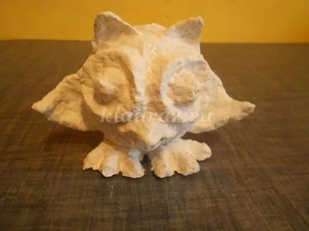 Jucării din papier-mache cu mâinile lor
