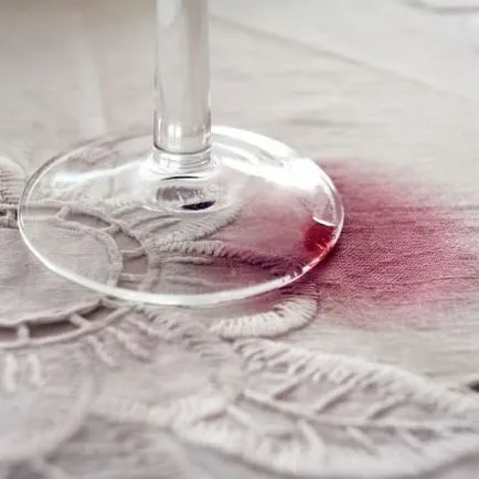 Instrucțiuni cu privire la modul de a aduce un loc de vin roșu la domiciliu