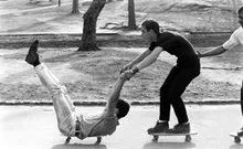 Istoria skateboarding „în“ cultură de stradă 