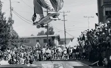 Istoria skateboarding „în“ cultură de stradă 