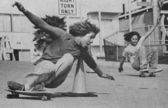 Istoria skateboarding „în“ cultură de stradă 