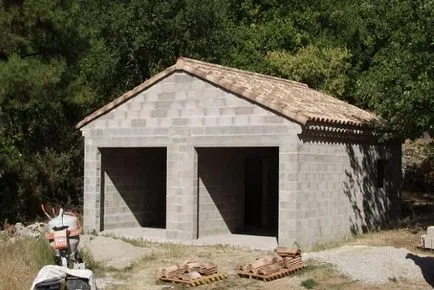 Ca mai ieftin pentru a construi un garaj, de la care este mai ușor dintr-un material, bugetul de construcții (garaj fiscale cu mâinile) Ca mai ieftin pentru a construi un garaj, de la care este mai ușor de la un buget de material, de construcții,