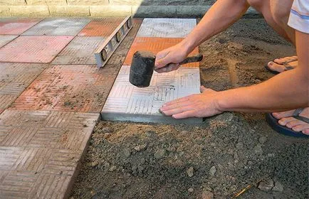 Cum de a pune pietrele de pavaj cu mâinile lor în mod corespunzător