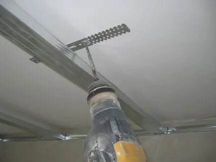 Cum de a stabili gips-carton pas cu pas instrucțiunile corecte cu mâinile lor, ceea ce poate fi orizontal (pentru a fixa) Cum de a stabili gips-carton pas cu pas instrucțiunile corecte cu mâinile lor, ceea ce poate fi orizontală,