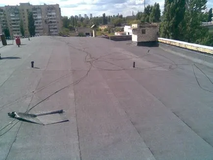 Cum să acopere acoperișul cu acoperire pentru acoperișuri video materiale cu propriile lor mâini, fixare de acoperiș (acoperiș) Cum să acopere acoperișul cu acoperire pentru acoperișuri video materiale cu propriile lor mâini, fixare de material pentru acoperișuri