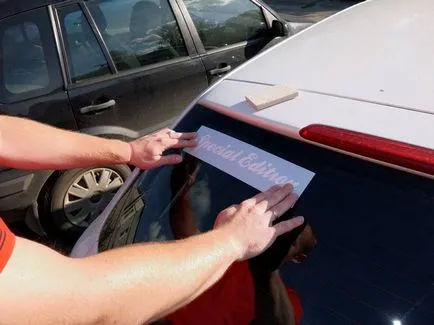 Cum pentru a lipi un autocolant pe instrucțiunile auto detaliate (autocolante pe 9 mașini) Cum pentru a lipi un autocolant pe instrucțiunile auto detaliate