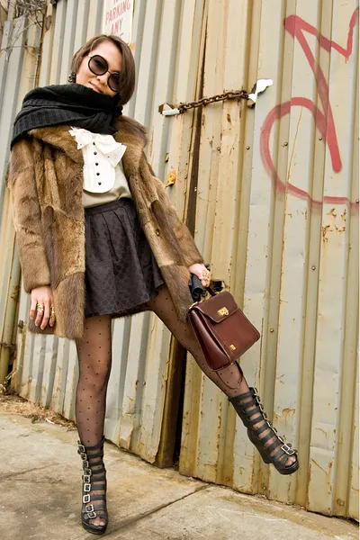 Cum de a purta o esarfa sub o haină de blană sfaturi de moda stilist! (Coat) Cum de a purta o esarfa sub o haină de blană sfaturi de moda stilist!