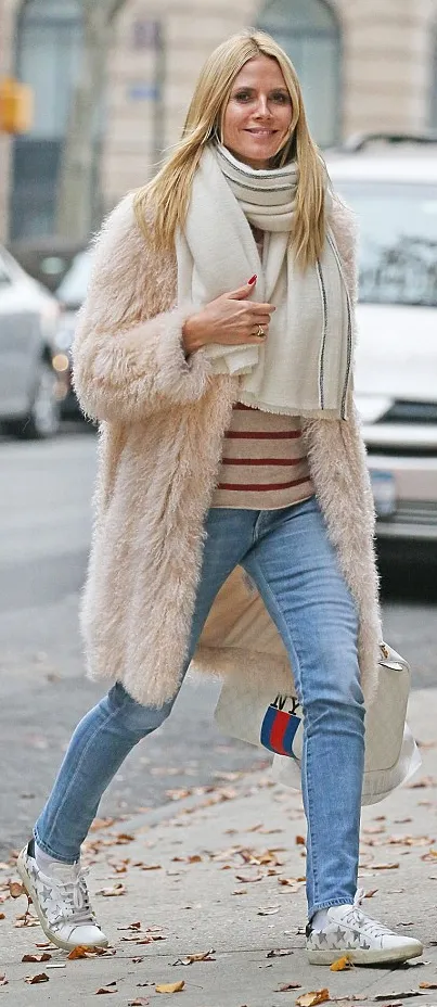 Cum de a purta o esarfa sub o haină de blană sfaturi de moda stilist! (Coat) Cum de a purta o esarfa sub o haină de blană sfaturi de moda stilist!