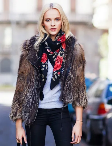 Cum de a purta o esarfa sub o haină de blană sfaturi de moda stilist! (Scarf) Cum de a purta o esarfa sub o haină de blană sfaturi de moda stilist!