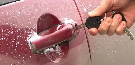 Cum de a deschide o mașină înghețată de blocare sfaturi șoferi experimentați (blocare auto congelate) Cum de a deschide o mașină înghețată sfaturi de blocare cu experiență drivere
