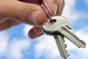 Cum de a rescrie apartament cu pas femeie cu ghid pas explicând toate nuanțele