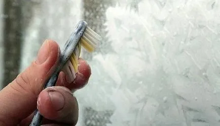 Ca frecarea lipici „moment“, cu pielea de mână (piele) Ca frecarea lipici „moment“, cu o piele de mâini