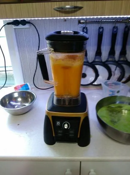 Cum să utilizați un blender submersibilă cu atașamente - tutorial video (prea puține produse) Cum să utilizați un blender submersibilă cu atașamente - tutorial video