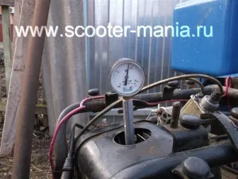 Cum de a verifica compresia motorului pe scuter, scutere si motociclete (compressometer bujii gaura) Cum de a verifica comprimarea în scuterul de motor, scutere și motociclete