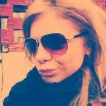 Hrănirii puilor găini Hrănirii puilor găini
