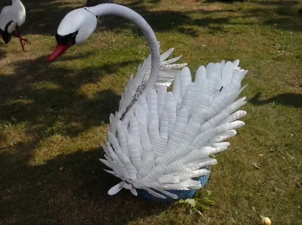 Cum sa faci o lebădă din sticle de plastic cu mâinile lor (Lebăda) Cum sa faci o lebădă din sticle de plastic cu propriile lor mâini